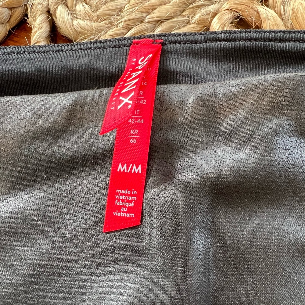 NWT Spanx Leggings- Size M - Picture 4 of 5